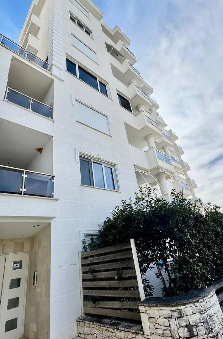 White Sea View Residence Sarandë