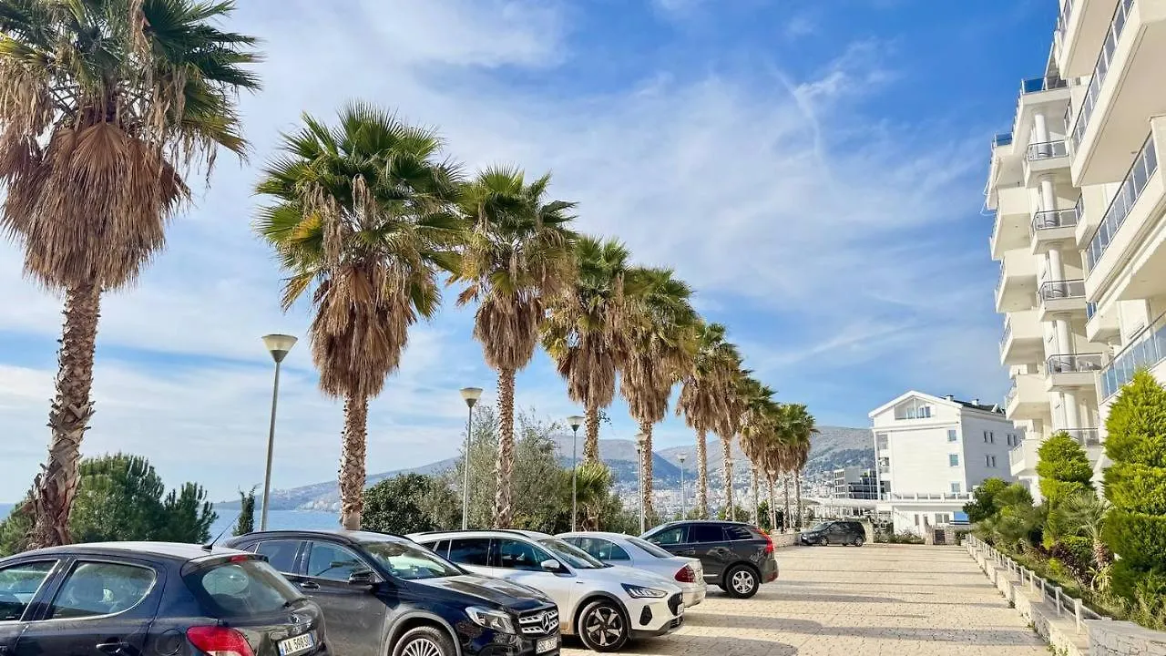 White Sea View Residence Sarandë Appartamento