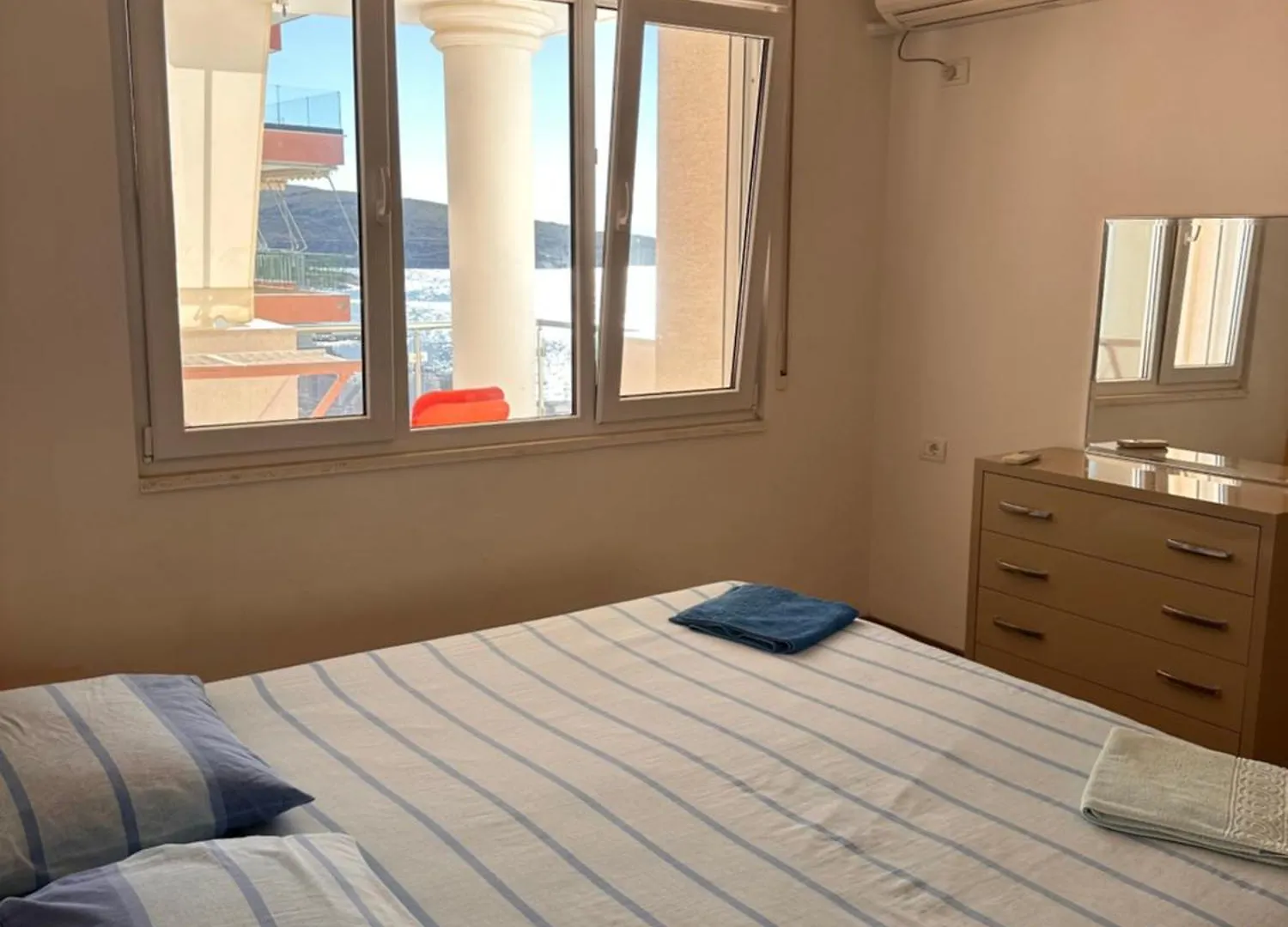 White Sea View Residence ساراندا شقة
