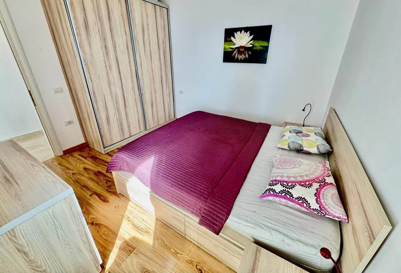 White Sea View Residence ساراندا 0*,  ألبانيا