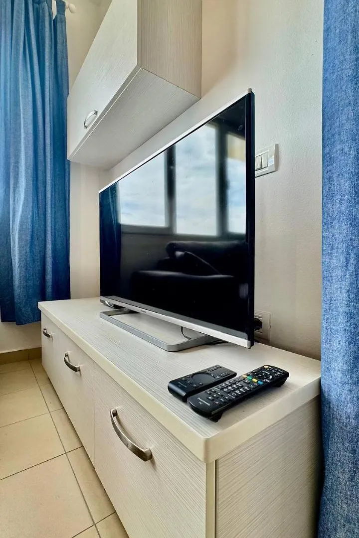 White Sea View Residence ساراندا